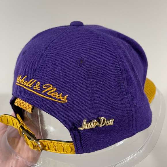 Just Don x Been Trill x Mitchell & Ness
NBA Los Angeles Lakers Snakeskin Hat - Picture 12 of 14